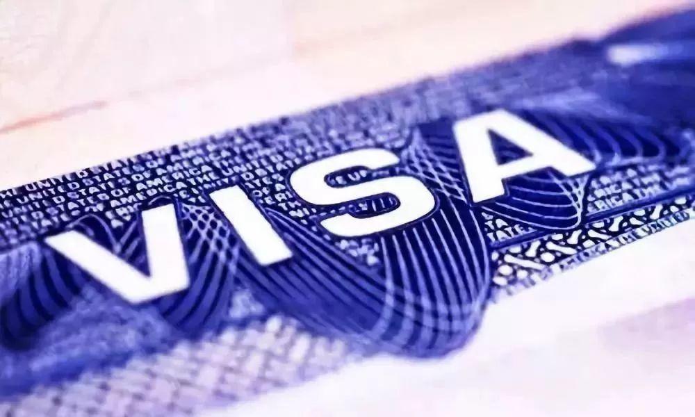 美国杰出人才移民申请获批后，如何在美国境内快速拿绿卡？